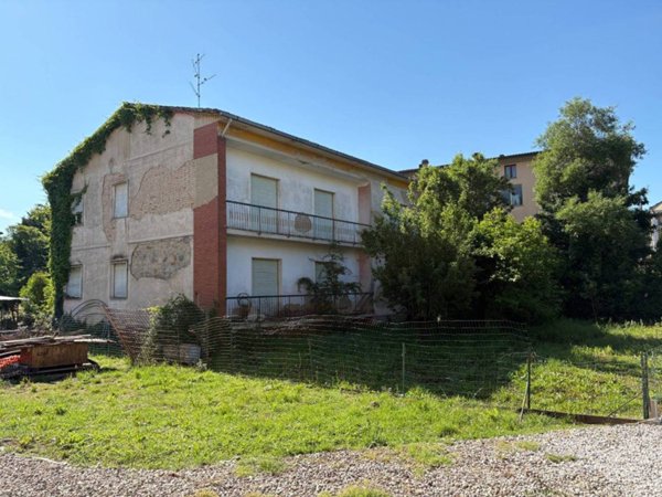casa indipendente in vendita ad Arezzo in zona Fiorentina