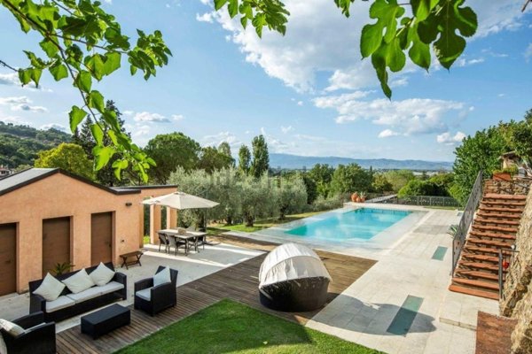 casa indipendente in vendita ad Arezzo in zona Agazzi