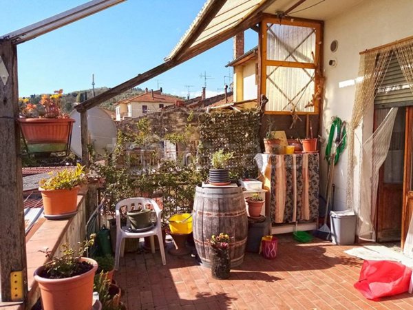 casa indipendente in vendita ad Arezzo