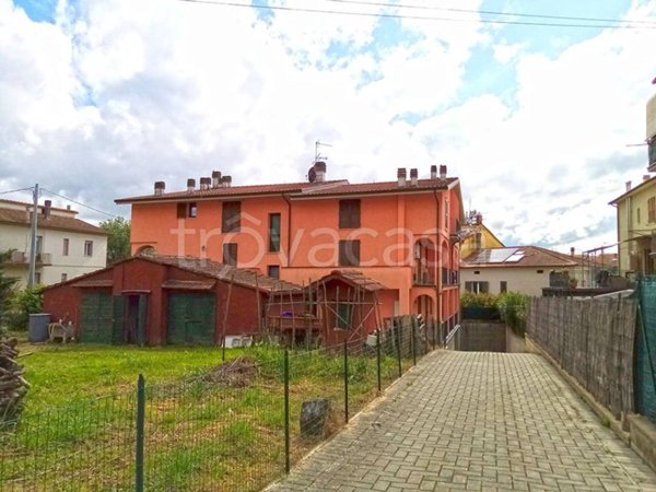 appartamento in vendita ad Arezzo in zona Olmo