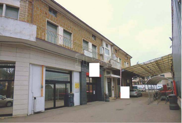 negozio in vendita ad Arezzo in zona Giotto/XXV Aprile