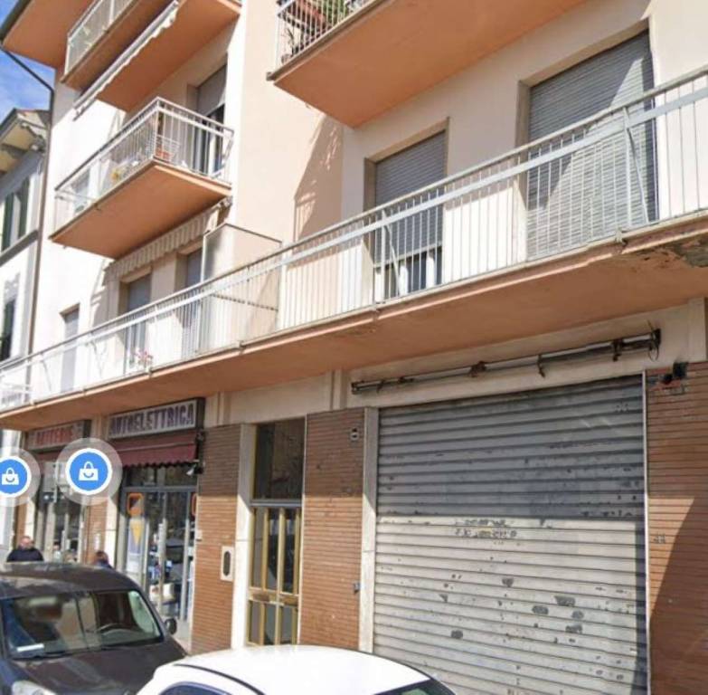 negozio in vendita ad Arezzo