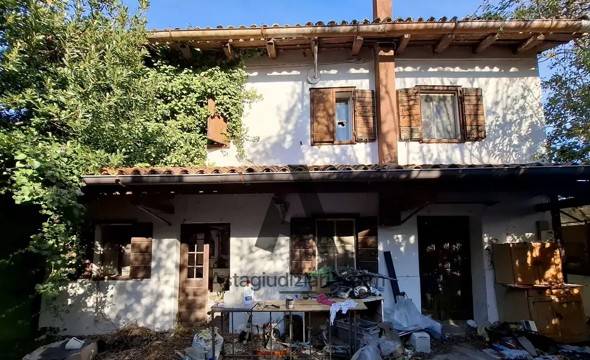 casa indipendente in vendita ad Arezzo