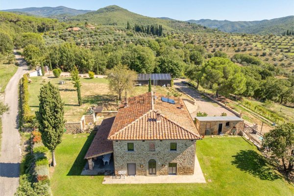 casa indipendente in vendita ad Arezzo in zona Ponte Alla Chiassa
