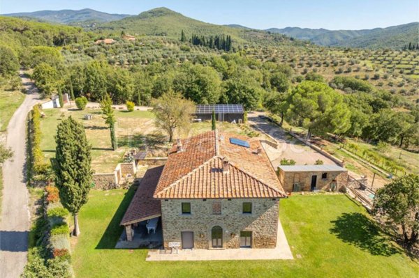casa indipendente in vendita ad Arezzo in zona Ponte Alla Chiassa