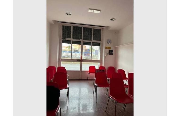negozio in vendita ad Arezzo
