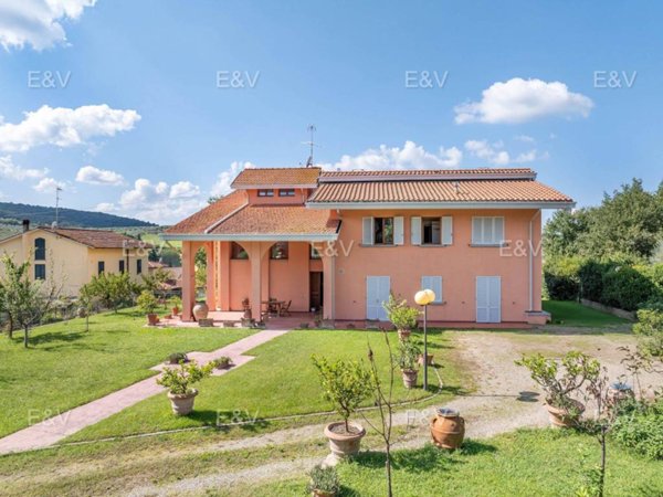 casa indipendente in vendita ad Arezzo