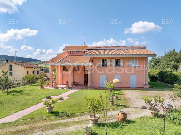 casa indipendente in vendita ad Arezzo in zona Centro Città