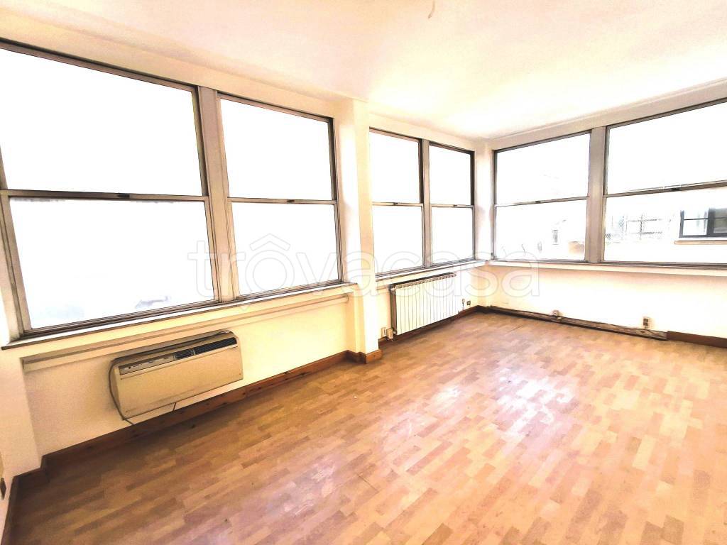 ufficio in vendita ad Arezzo in zona Centro Città