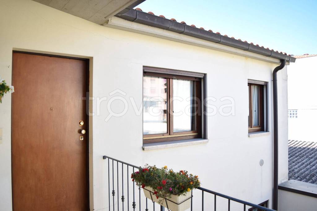 casa indipendente in vendita ad Arezzo in zona Centro Città