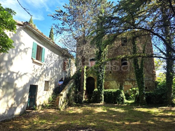 casa indipendente in vendita ad Arezzo in zona Fiorentina