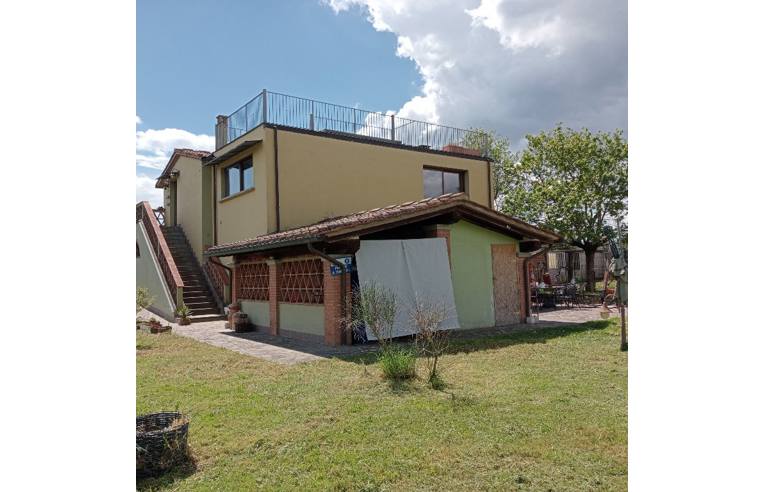 casa indipendente in vendita ad Arezzo in zona Pratantico-Indicatore