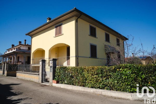 casa indipendente in vendita ad Arezzo in zona Ponte Alla Chiassa