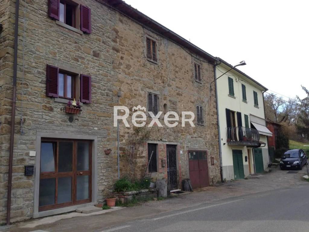 casa indipendente in vendita ad Arezzo in zona Palazzo del Pero