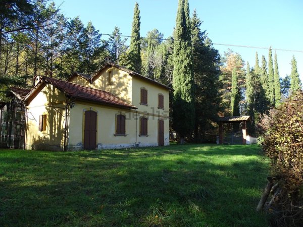 casa indipendente in vendita ad Arezzo in zona Bagnoro