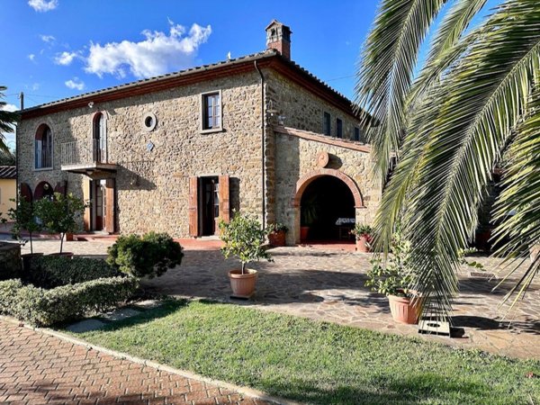 casa indipendente in vendita ad Arezzo in zona Chiassa-Tregozzano