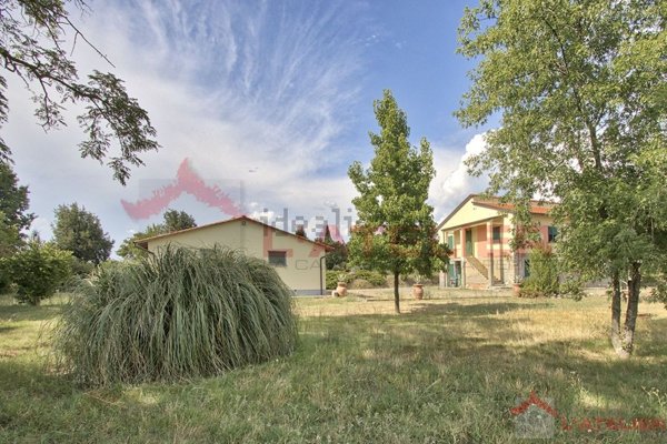 casa indipendente in vendita ad Arezzo