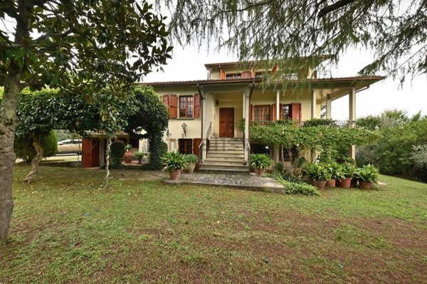 casa indipendente in vendita ad Arezzo in zona Chiassa-Tregozzano