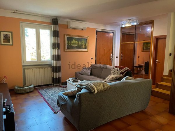 casa indipendente in vendita ad Arezzo in zona Olmo