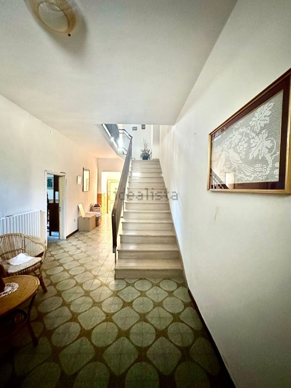 casa indipendente in vendita ad Arezzo in zona Puliciano