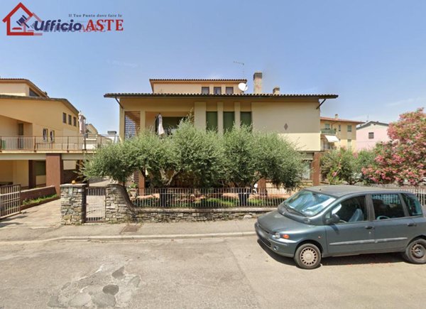 casa indipendente in vendita ad Arezzo in zona Centro Città