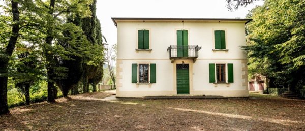 casa indipendente in vendita ad Arezzo in zona Gragnone