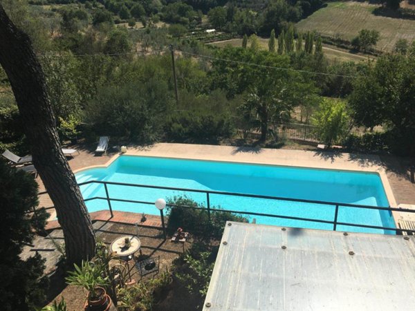 casa indipendente in vendita ad Arezzo in zona San Zeno