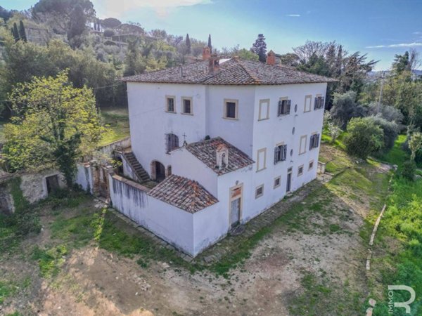 casa indipendente in vendita ad Arezzo in zona Agazzi