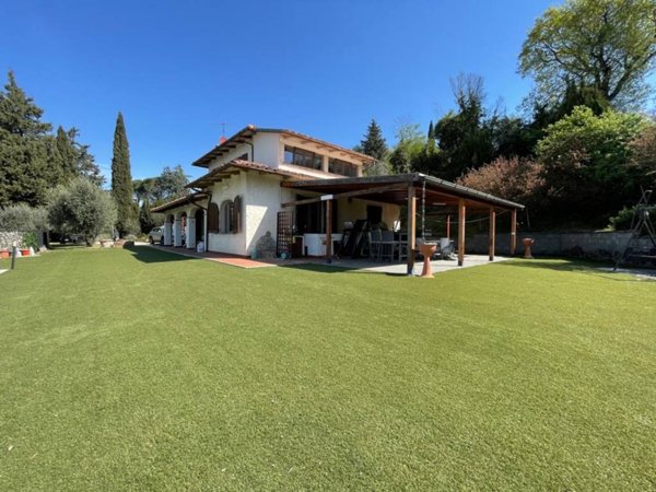 casa indipendente in vendita ad Arezzo in zona San Zeno