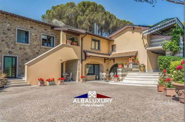 casa indipendente in vendita ad Arezzo in zona Agazzi