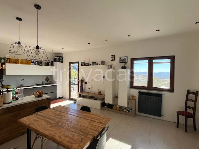 casa indipendente in vendita ad Arezzo in zona Chiassa-Tregozzano