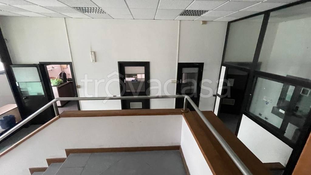 locale commerciale in vendita ad Arezzo in zona Pescaiola