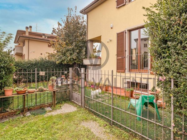 casa indipendente in vendita ad Arezzo