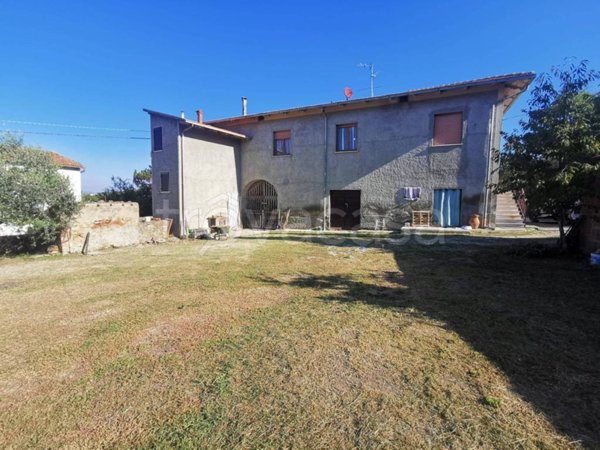 casa indipendente in vendita ad Arezzo in zona Puliciano