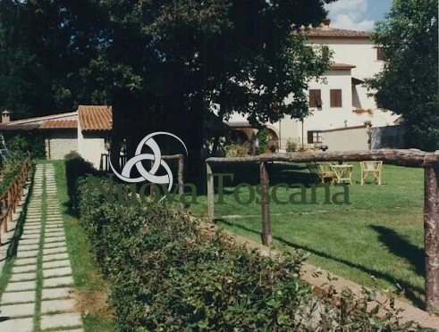 casa indipendente in vendita ad Arezzo in zona Vitiano