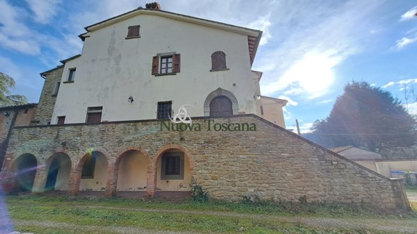 casa indipendente in vendita ad Arezzo in zona Vitiano