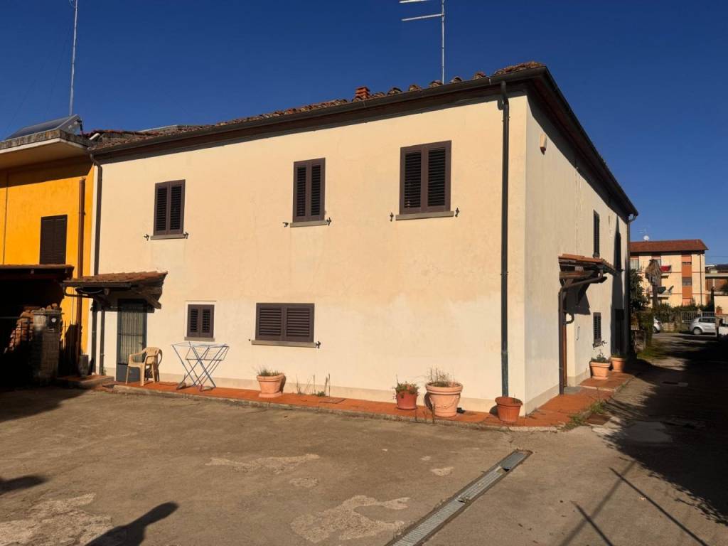 casa indipendente in vendita ad Arezzo