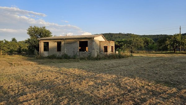 casa indipendente in vendita ad Arezzo in zona Agazzi