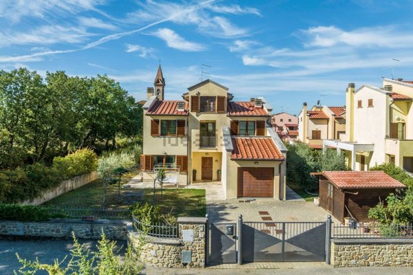 casa indipendente in vendita ad Arezzo