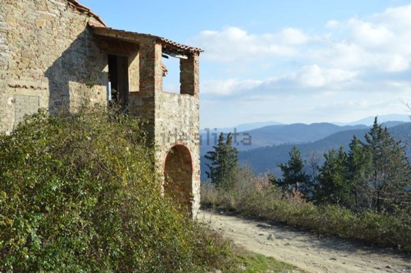 casale in vendita ad Arezzo in zona Molinelli