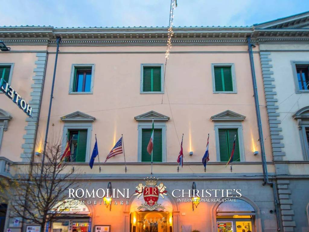 negozio in vendita ad Arezzo in zona Centro Città