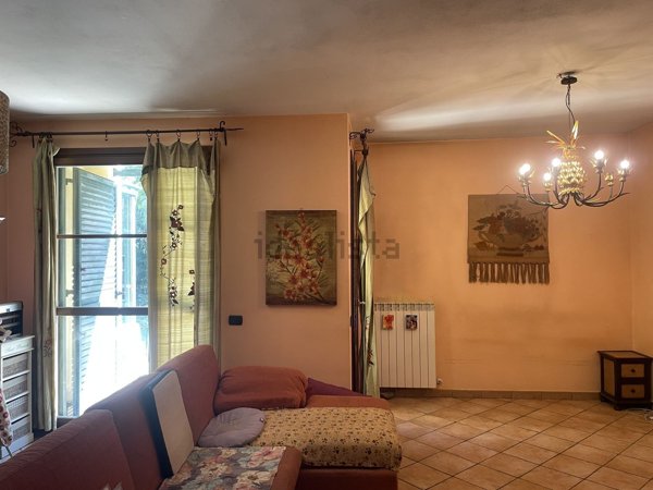casa indipendente in vendita ad Arezzo