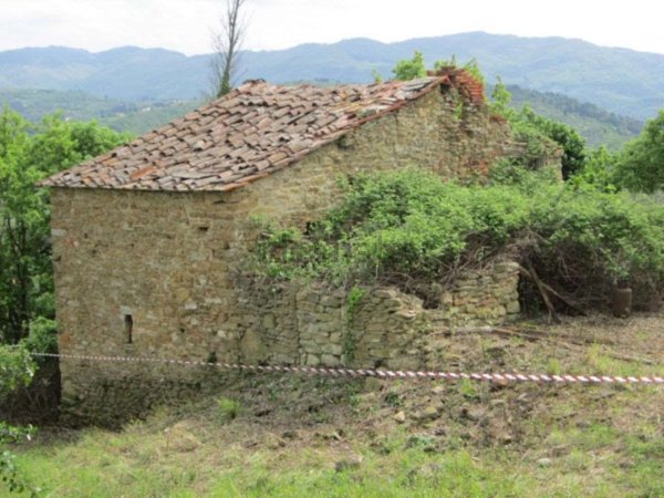 casa indipendente in vendita ad Arezzo in zona Antria