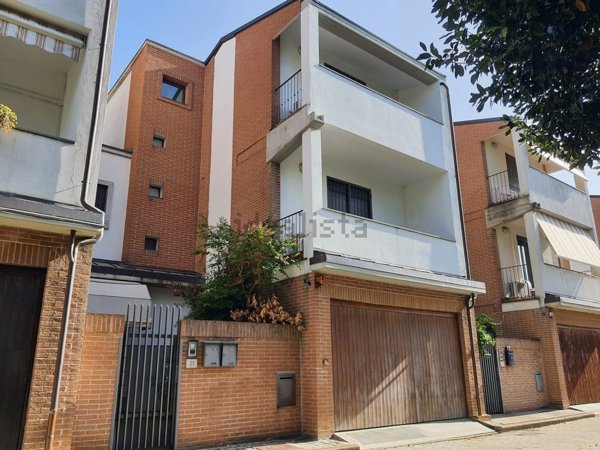 casa indipendente in vendita ad Arezzo