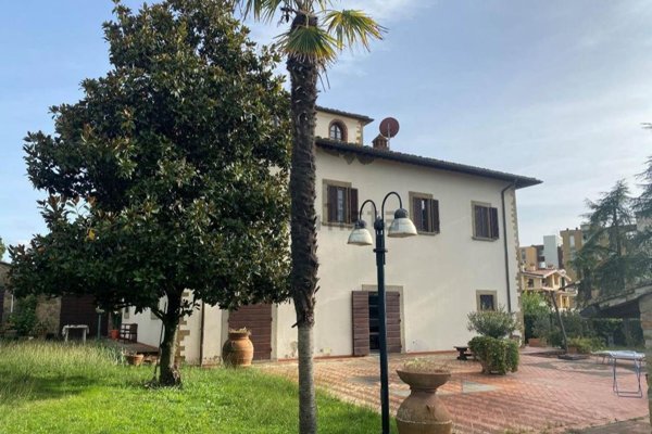 casa indipendente in vendita ad Arezzo