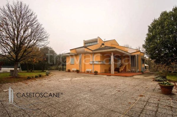 casa indipendente in vendita ad Arezzo in zona Puliciano