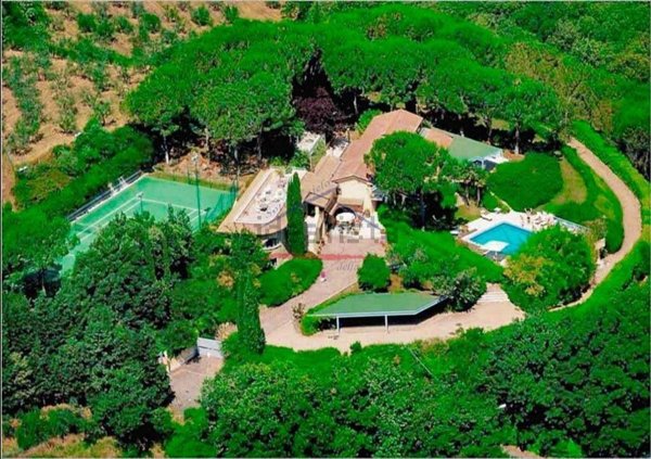 casa indipendente in vendita ad Arezzo in zona Agazzi