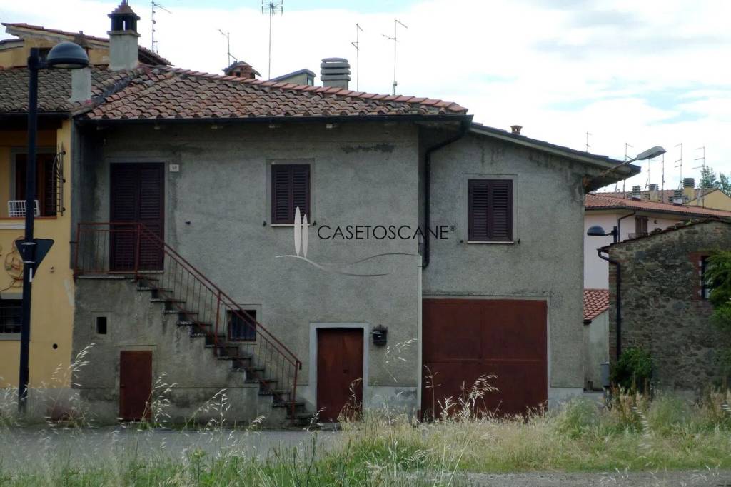 casa indipendente in vendita ad Arezzo