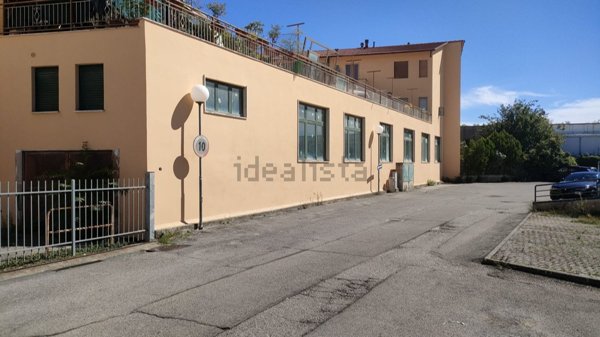 casa semindipendente in vendita ad Arezzo in zona Fiorentina