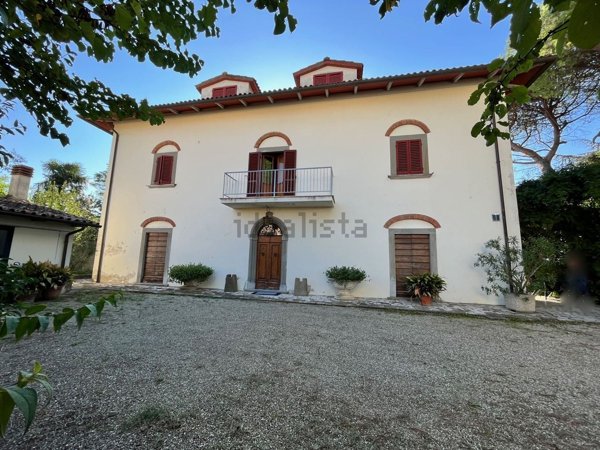 casa indipendente in vendita ad Arezzo in zona Rigutino